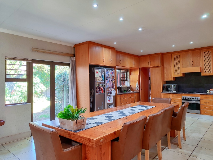 6 Bedroom Property for Sale in Doringkruin North West